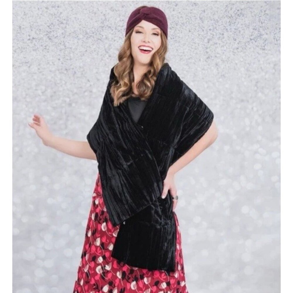 SOLD CAbi Black Velvet Drama Scarf Artsy Quilted Pockets Buttons Casual Formal W - Picture 2 of 6